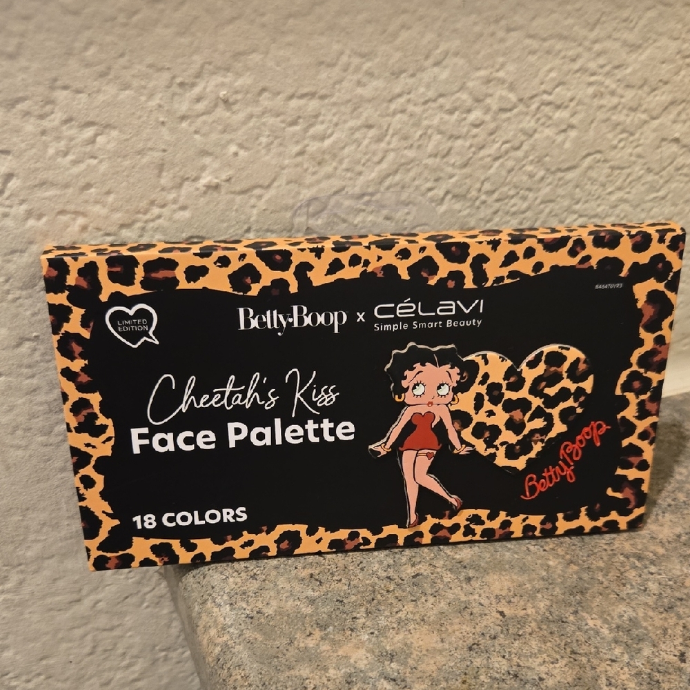 Betty Boop Cheetah's Kiss Face Palette 18 Colors New